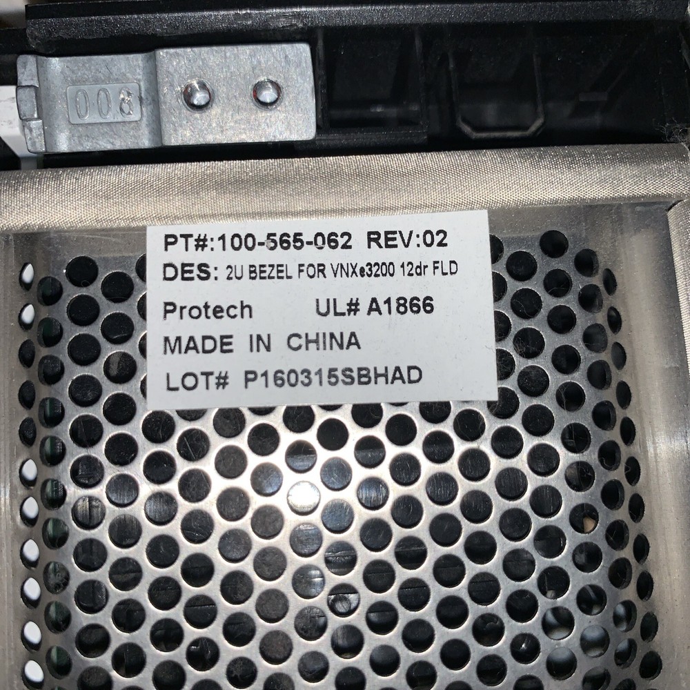 Front cover ~ EMC DRIVE ARRAY VNXE3200 BPE12