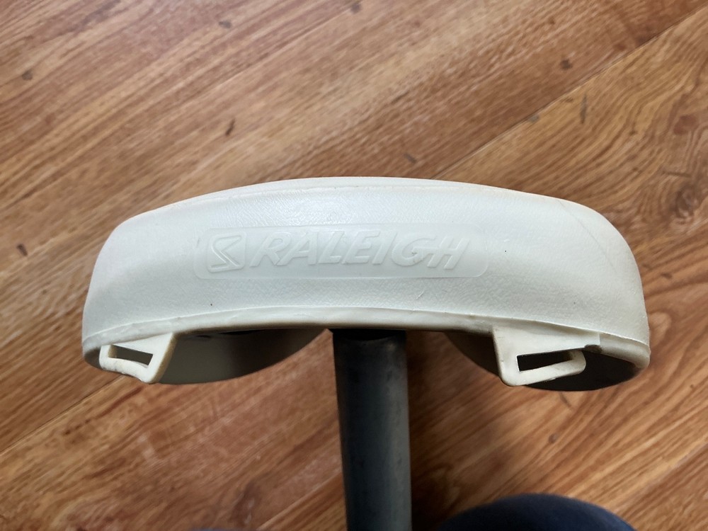 Raleigh Junior White Saddle with seat post used