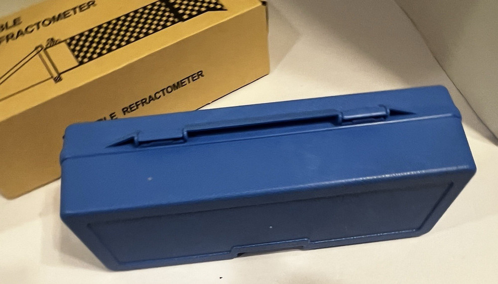 Portable Refractometer ATC LEC115 New in Case & Box