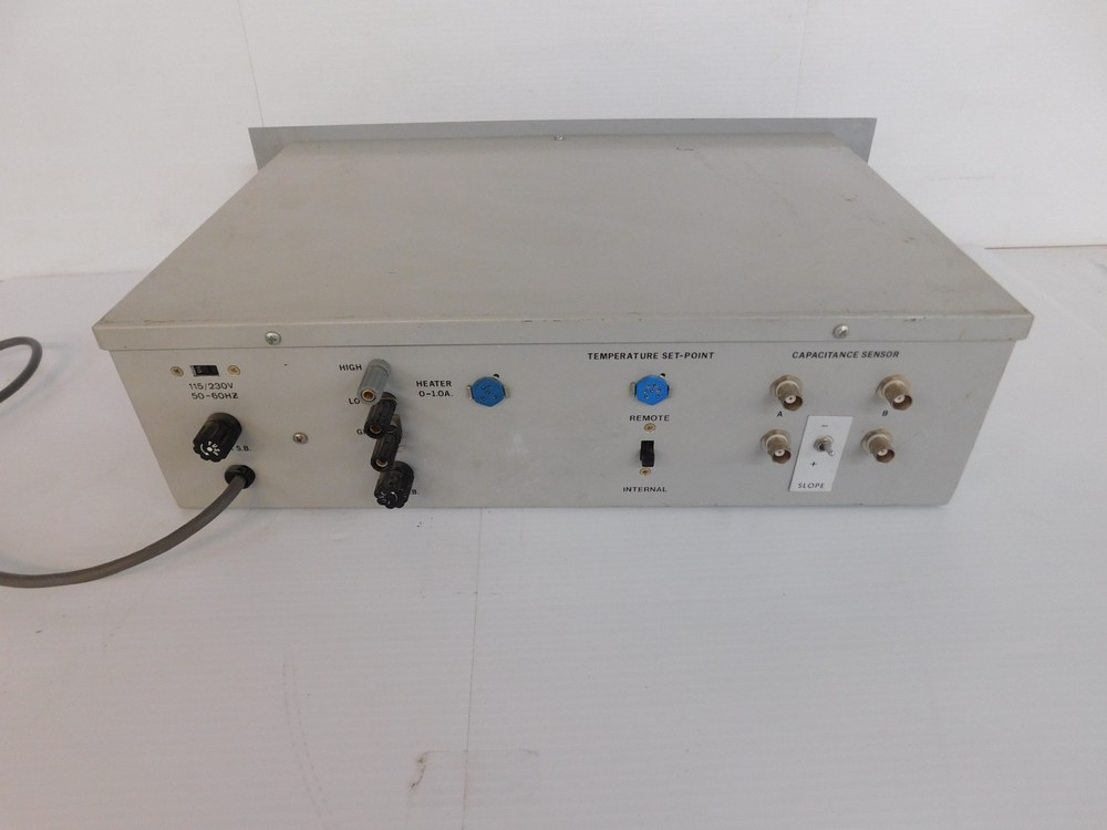 LAKE SHORE CRYOTRONICS INC CRYOGENIC CAPACITANCE CONTROLLER MODEL CSC400 (MPT38)