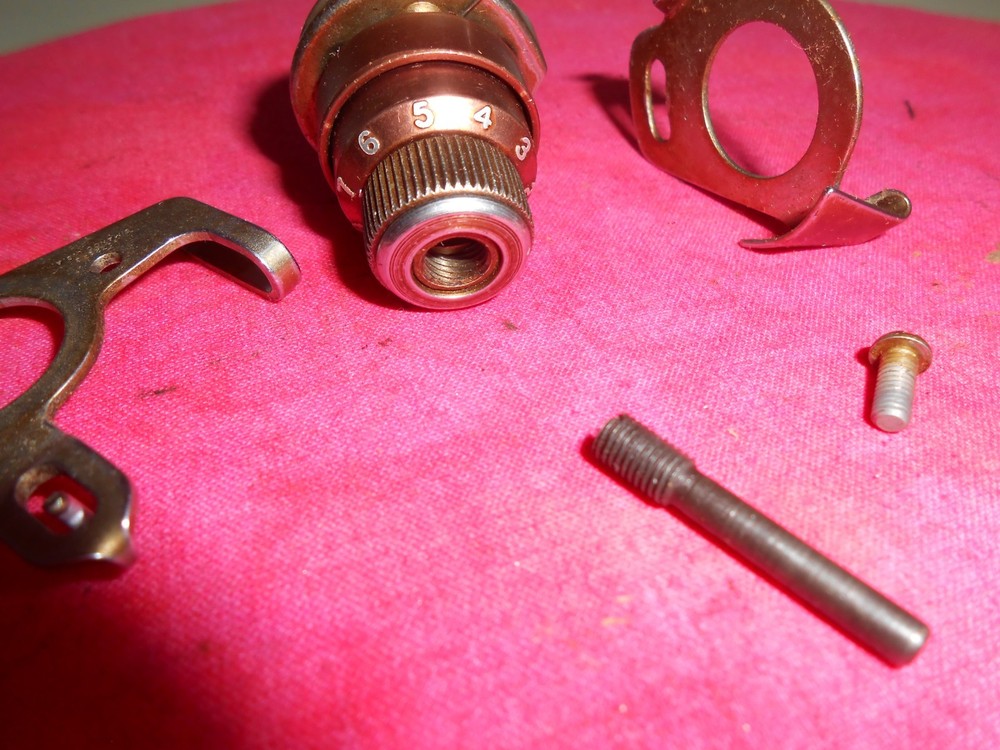 VINTAGE SINGER 401 SEWING MACHINE THREAD ASSEMBLY COMPLETE