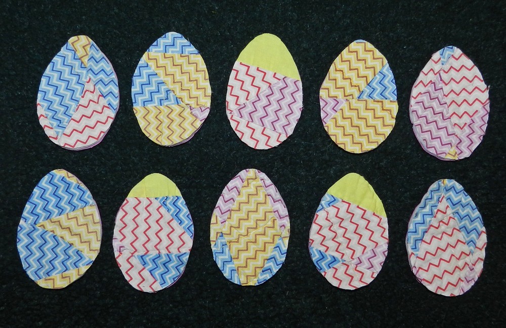 10 PRIMITIVE ANTIQUE CUTTER QUILT EGGS! EASTER! Scrapbooking! CHEVRON