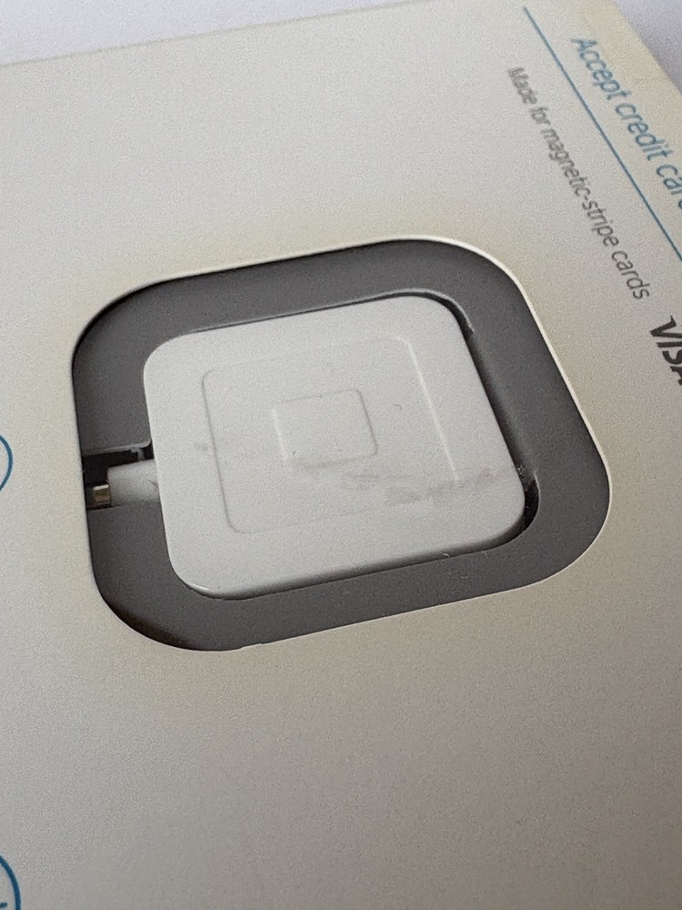 NEW Square Credit Card Reader for iPhone, iPad and Android