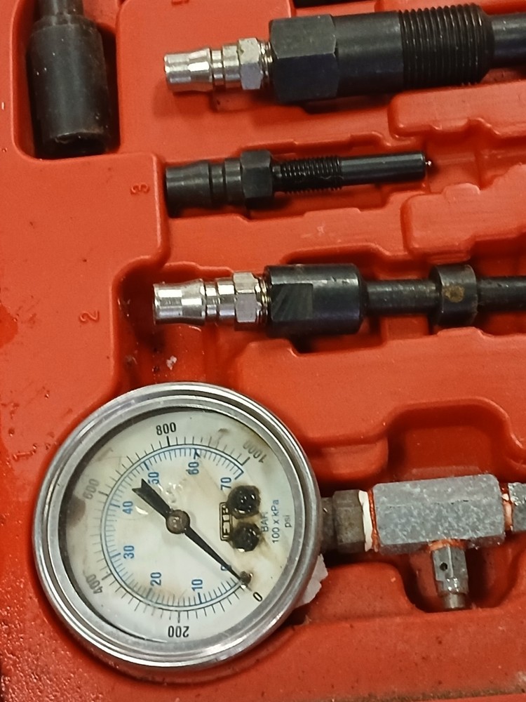 Engine Compression Tester Set Mod 46800 with Case By Harbour Freight