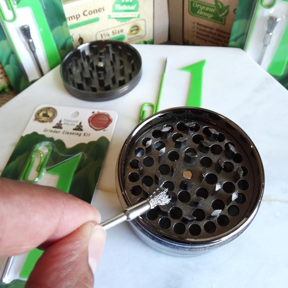 Grinder Cleaning Kit for Herbs, Coffee & Pre-Rolled Cones - Compact Tools