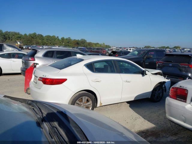 ILX 2013 Glove Box 4894018