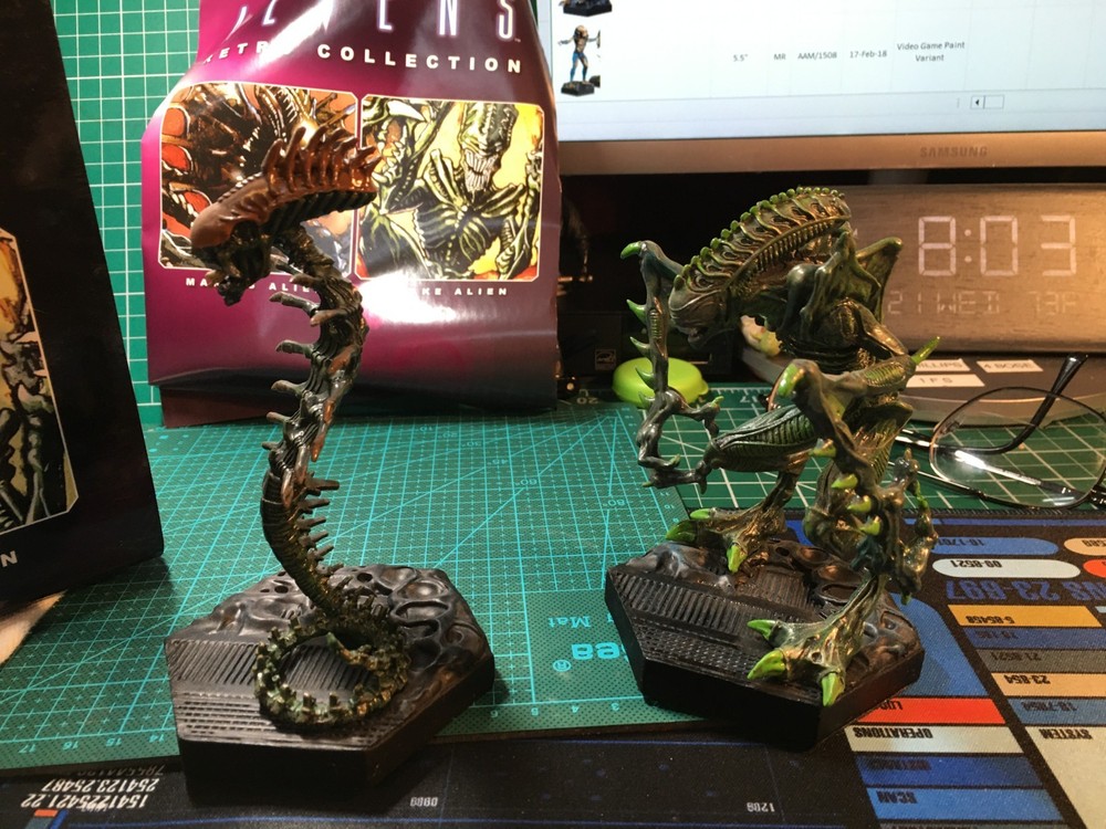 Eaglemoss Aliens Reto Collection #1, Mantis & Snake" opened, displayed, box
