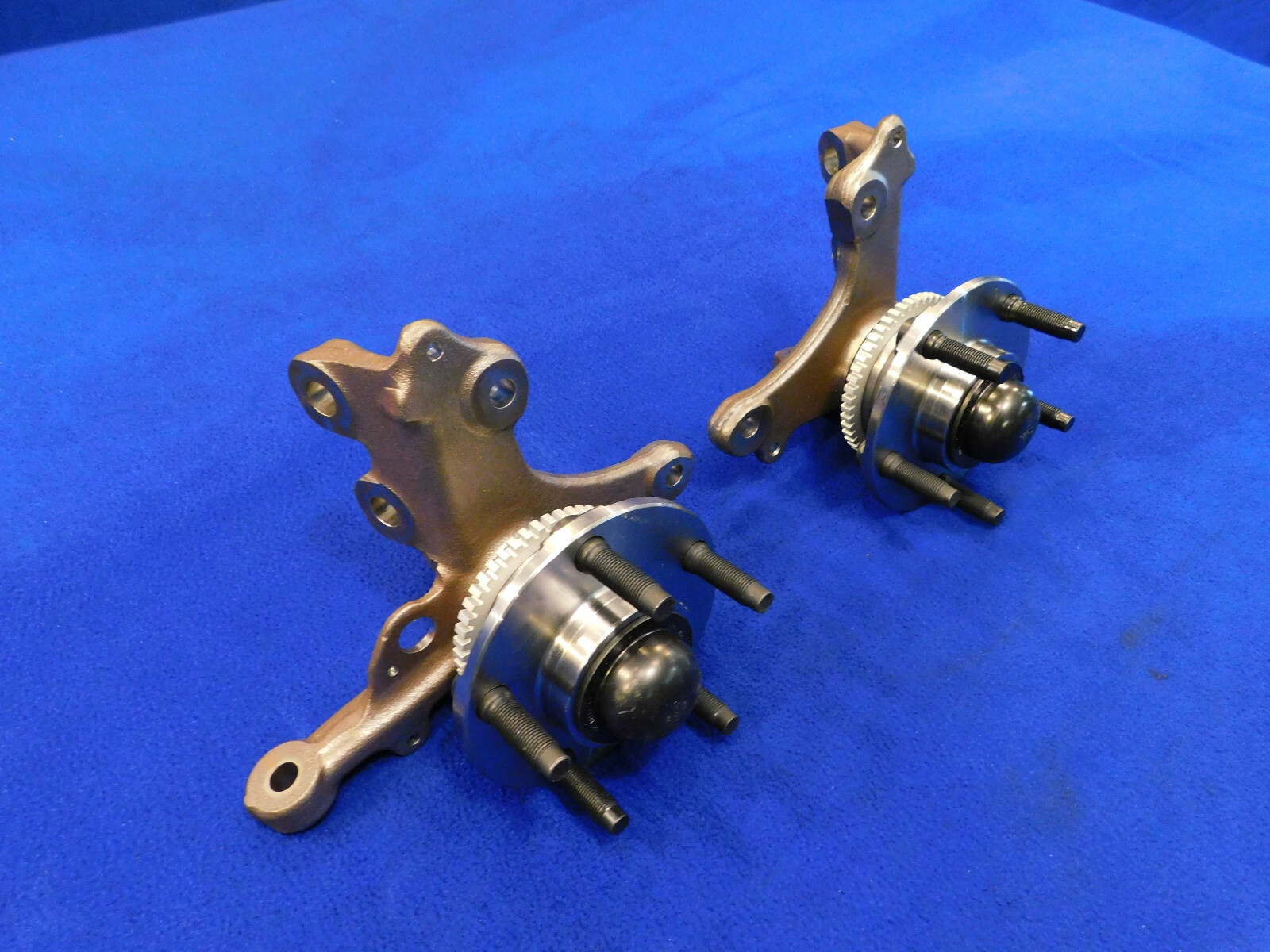 1996-2004 Ford Mustang 5 Lug Disc Brake Spindles Hubs Fox Body Conversion