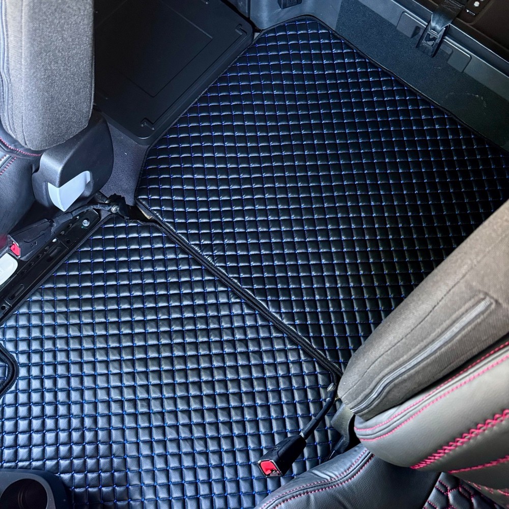 FLOOR MAT SET FOR FREIGHTLINER CASCADIA 126 MODEL (2017–PRESENT BLACK/BLUE)