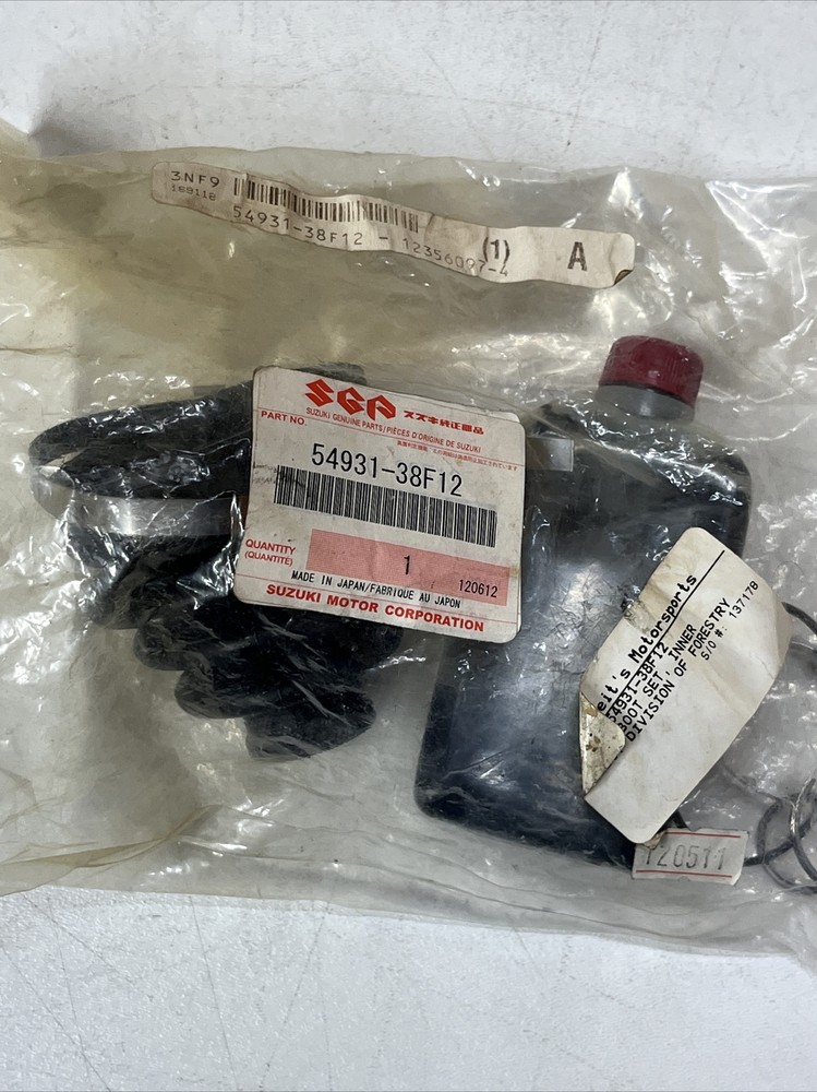ONLY 1 -NOS Suzuki 54931-38F12 boot kit  - BOOT, INNER