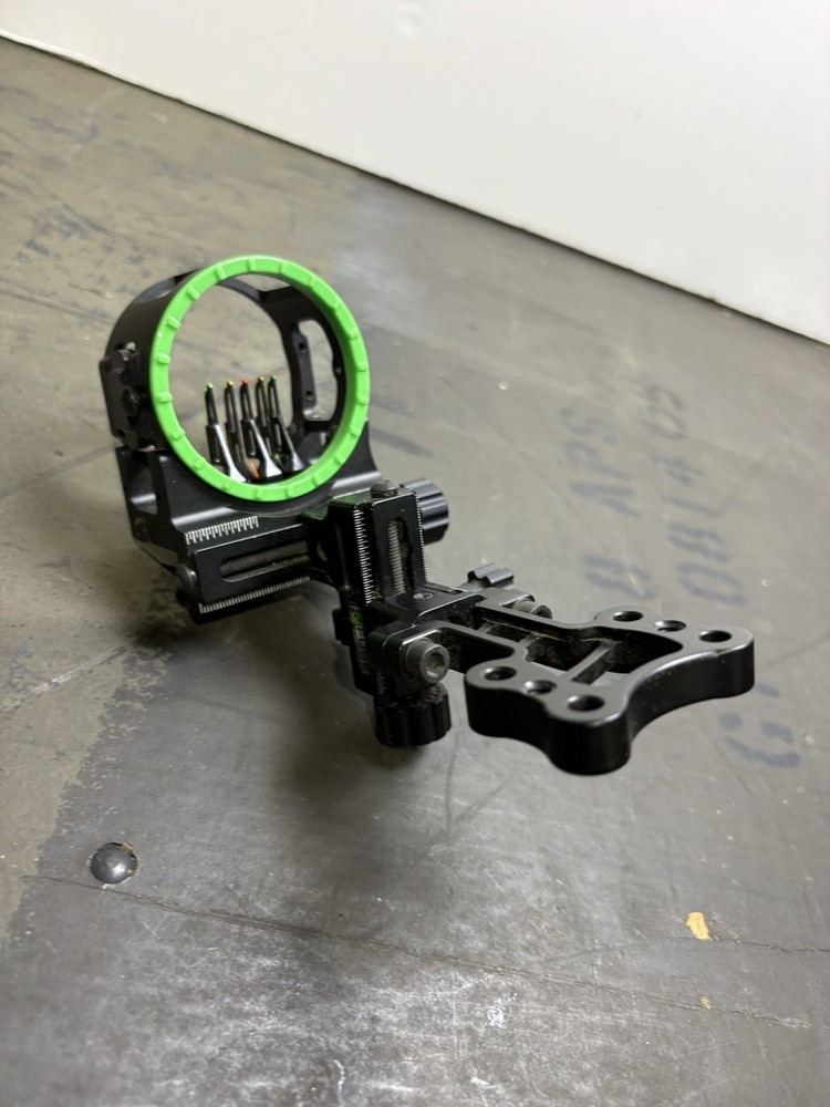 Fuse Vectrix PXT 5 Pin Bow Sight Micro Adjust Black RH