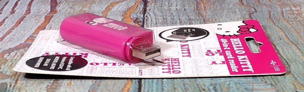 Hello Kitty 40-in-1 Card Reader - NEW