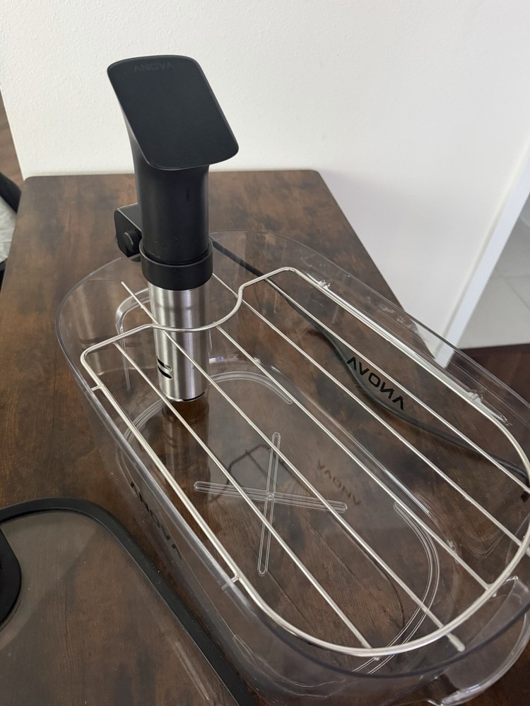 Anova Sous Vide Setup – Cooker + Container + Vacuum Sealer
