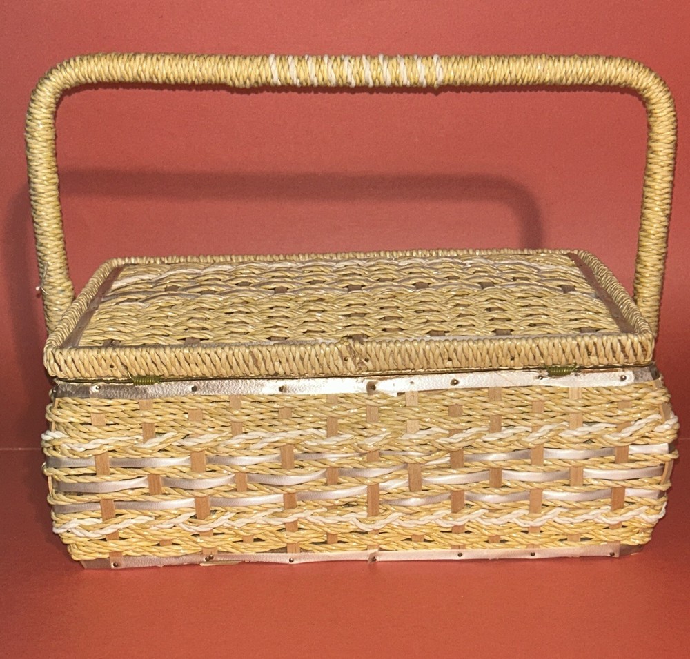 VTG Dritz Sewing Basket