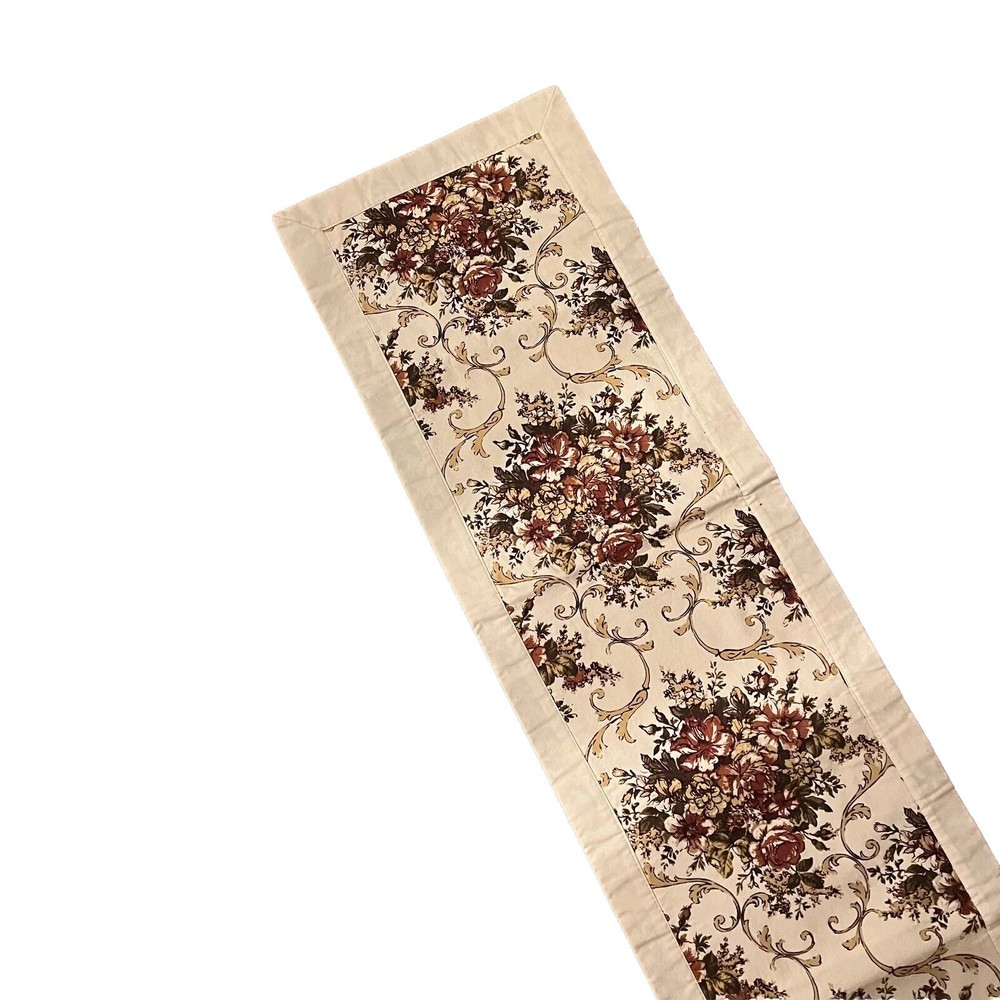 Vintage Table Runner And 4 Placemats
