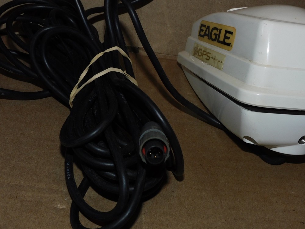Eagle AccuNav II GPS Chartplotter with Antenna