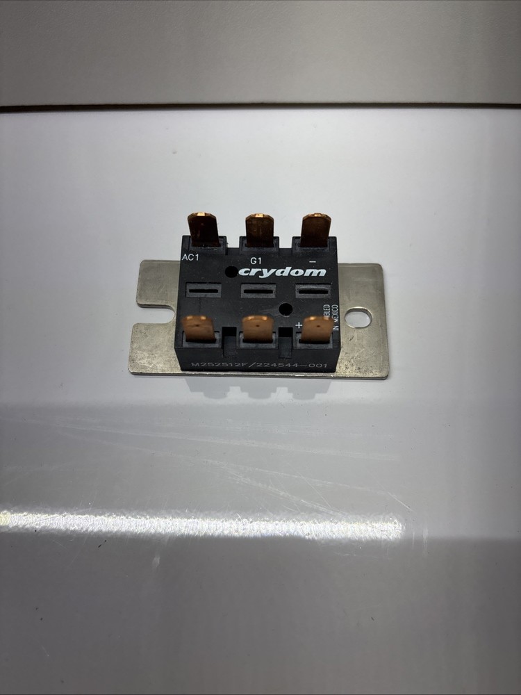 Crydom M252512F/224544-001 thyristor power module.