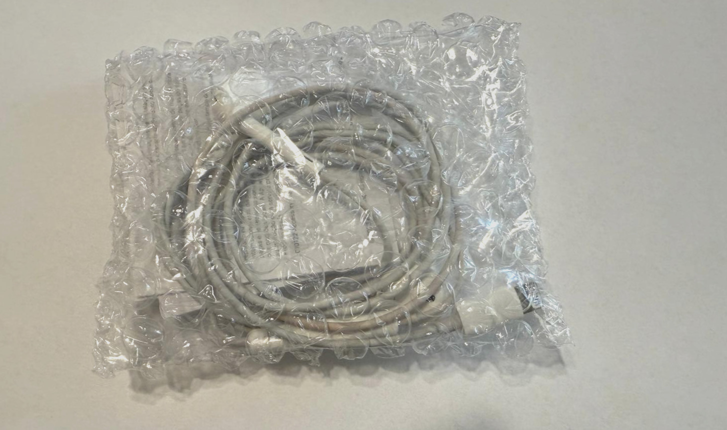 Apple EarPods Lightning Connector In Ear Canal A1748 MWTY3AM/A - 100% FUNCTIONAL