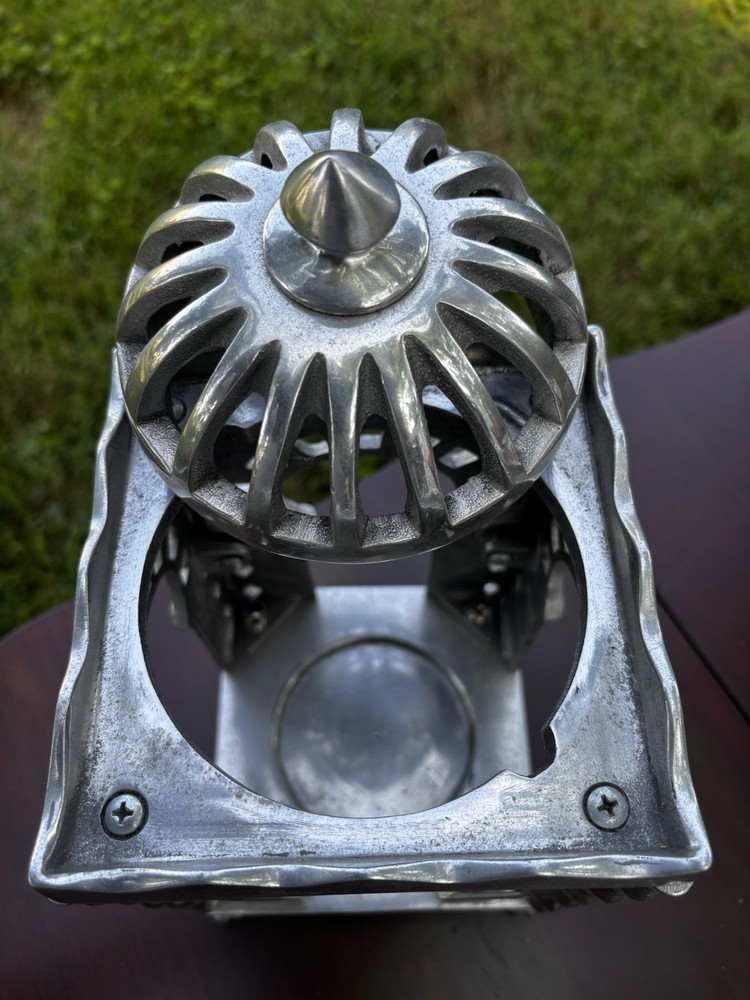 Chaleur Designed Aluminum Light lantern