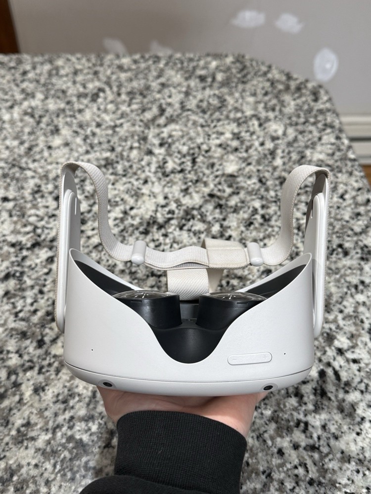 Oculus Quest 2 256GB Advanced All-in-one VR Headset – White