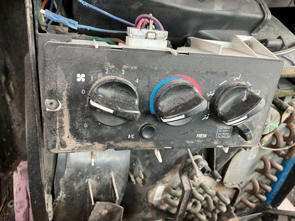 Mack CX VISION Heater A/C Temperature Controls - Used