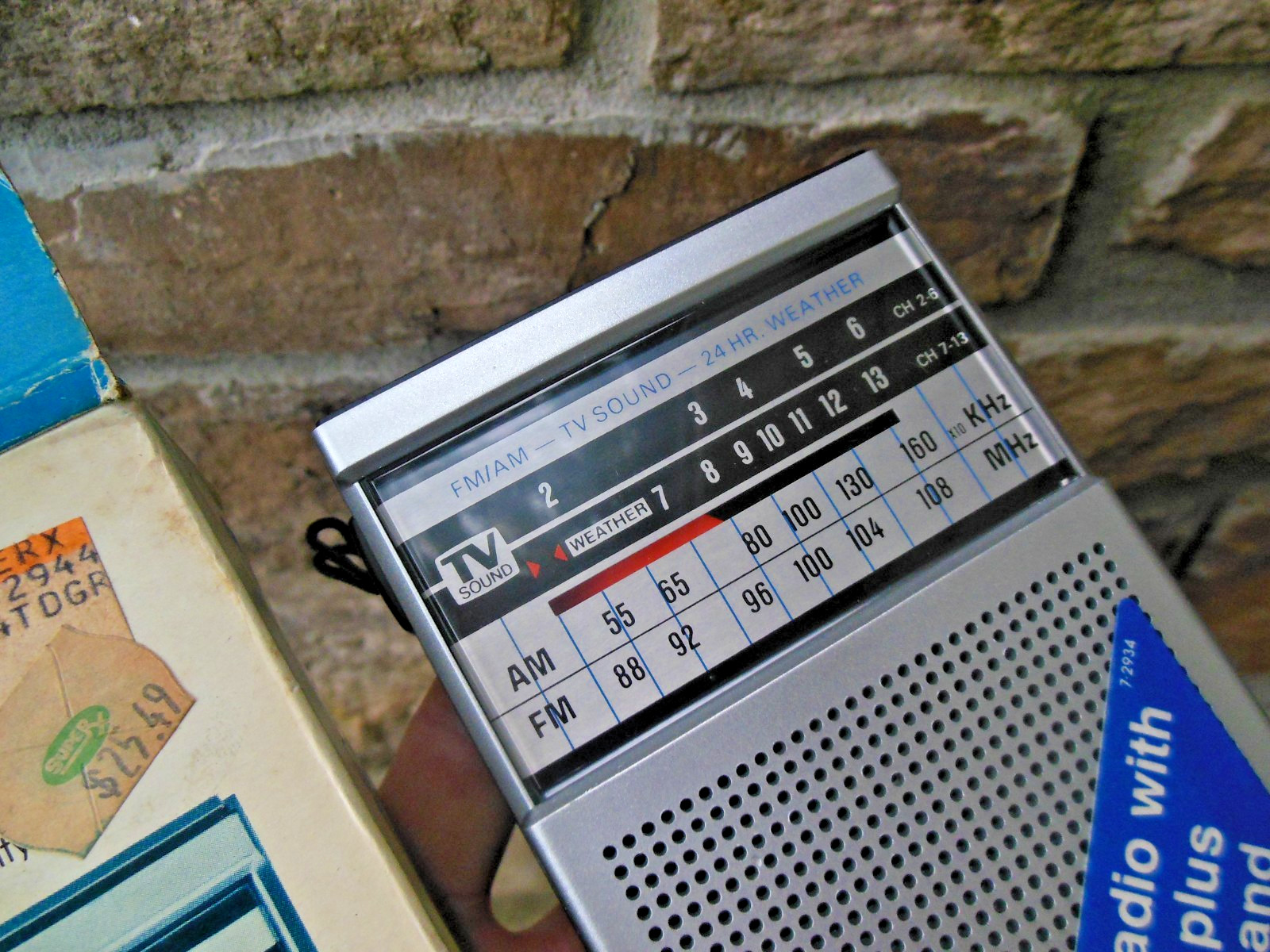 New Vintage General Electric FM/AM TV Sound Weather Band Transistor Radio 7-2934