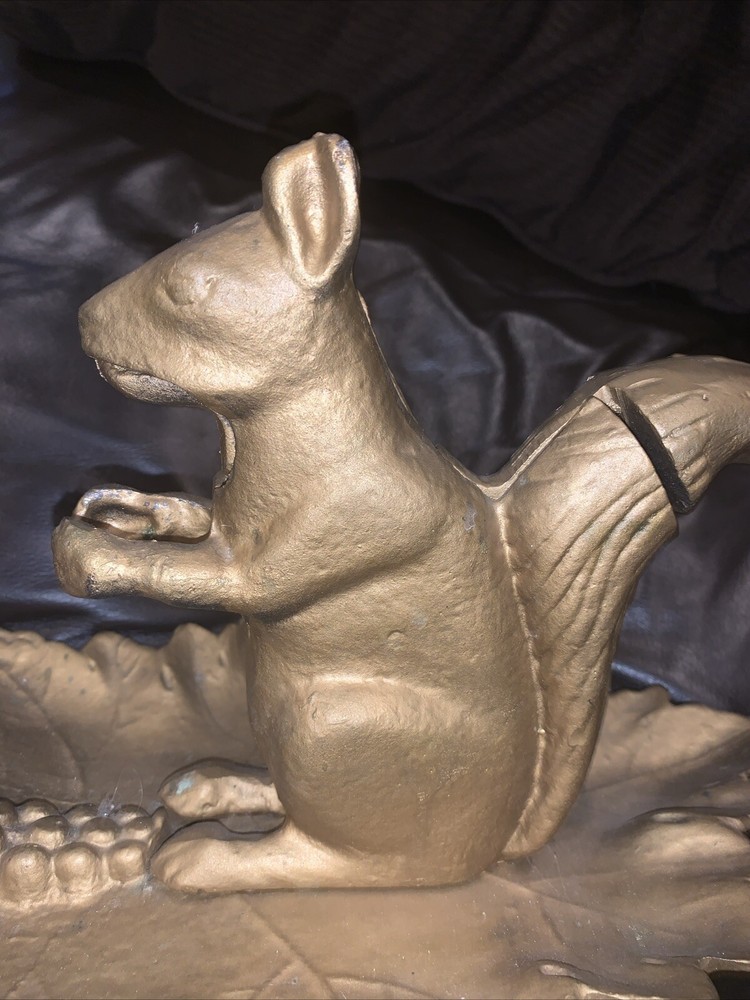 Large Vintage Cast Metal Squirrel on Leaf Mechanical Nut Cracker