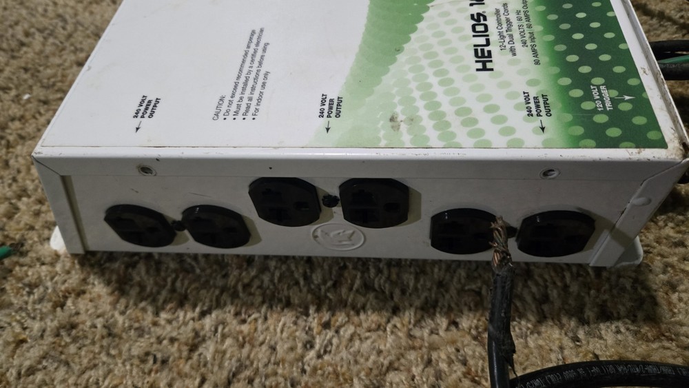 Titan Controls Helios 18, 12-Light 240 Volt Controller