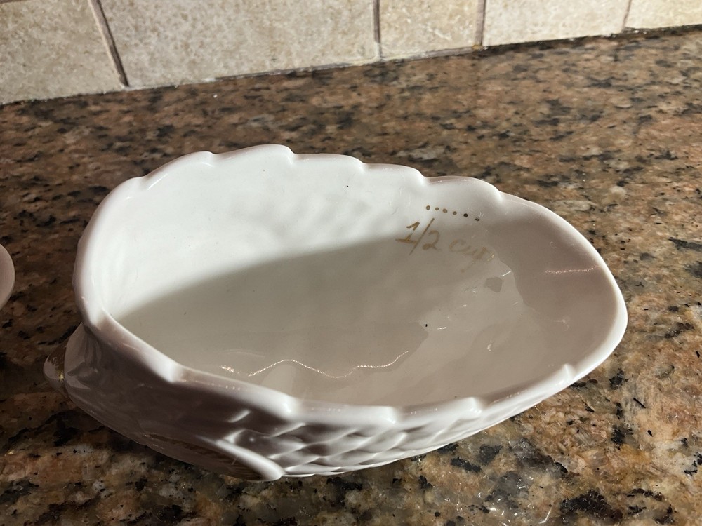 hedgehog measuring cups