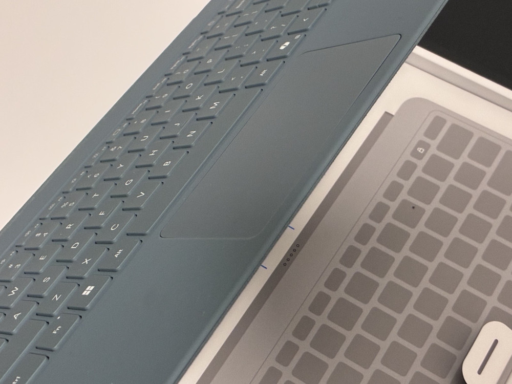 Original Microsoft Surface Pro 12" Keyboard Ocean EP2-32750 , MODEL 2100