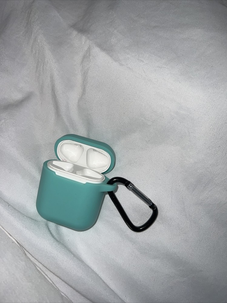 Apple airpod First Generation charging case only