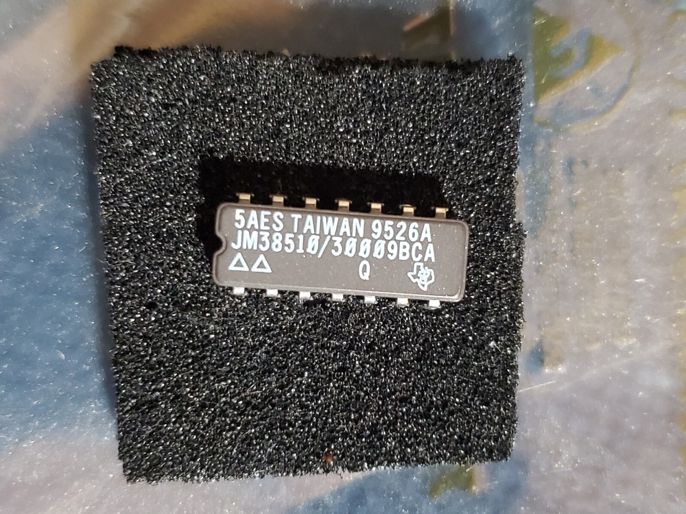 Texas Instruments JM38510/30009BCA MIL Spec IC - NAND Gate