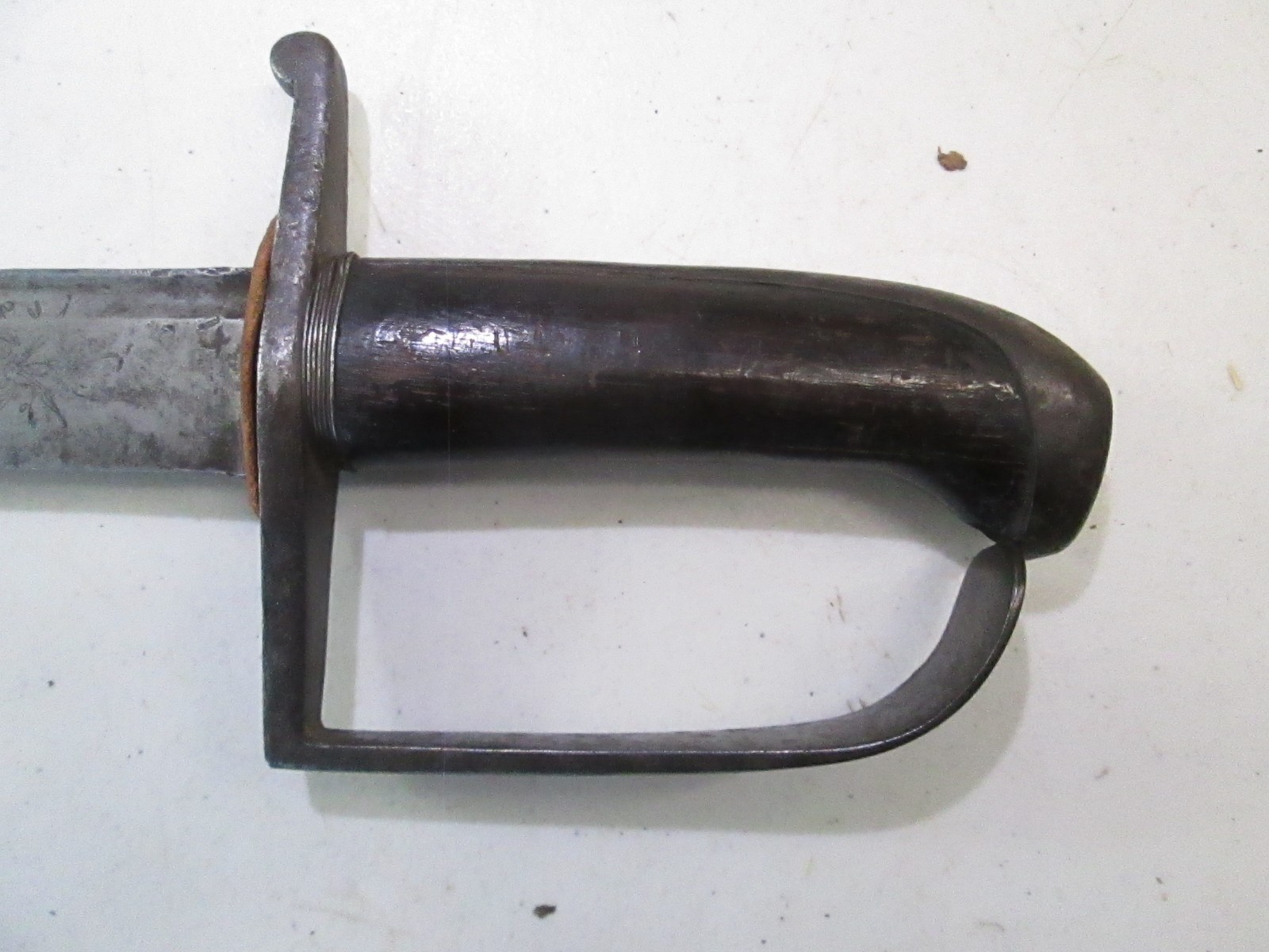 EARLY US CAVALRY SWORD NO SCABBARD GROOVED ETCHED BLADE UNMARKED