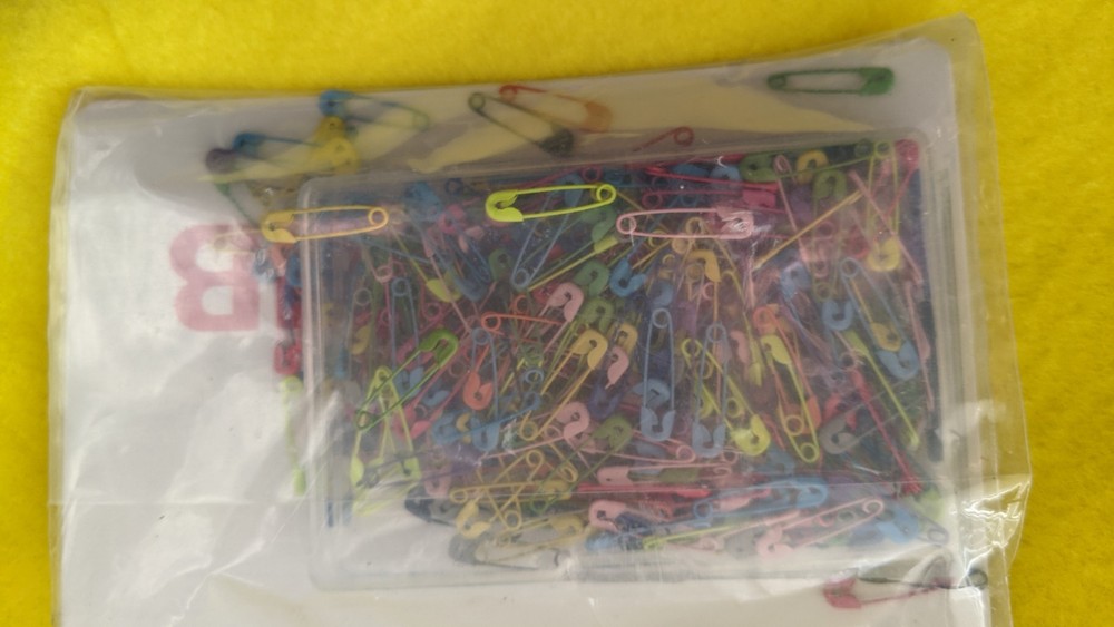ASSORTED COLORS SMALL SAFETY PINS---350 COUNT--NEW