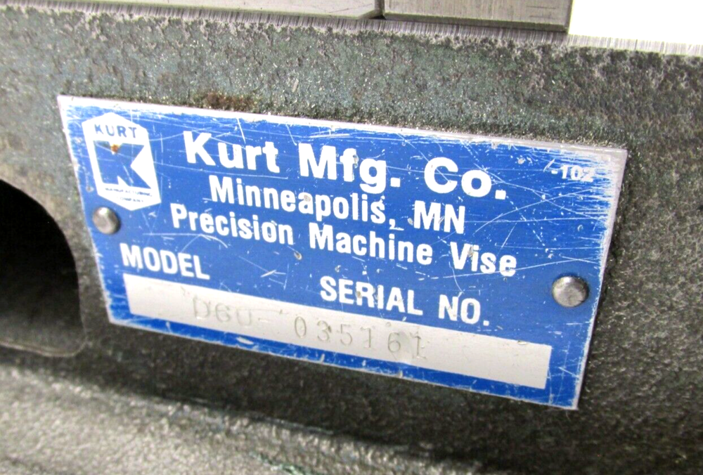 KURT ANGLOCK 6" MILLING MACHINE VISE w/ JAWS & HANDLE - #D60