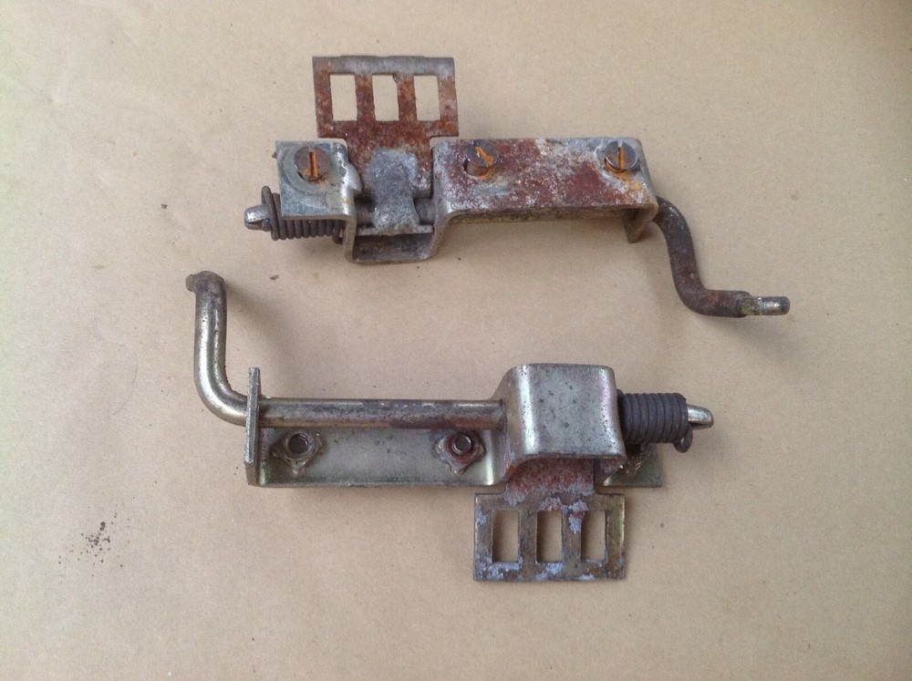 BMW e10 door handle levers Ns and Os