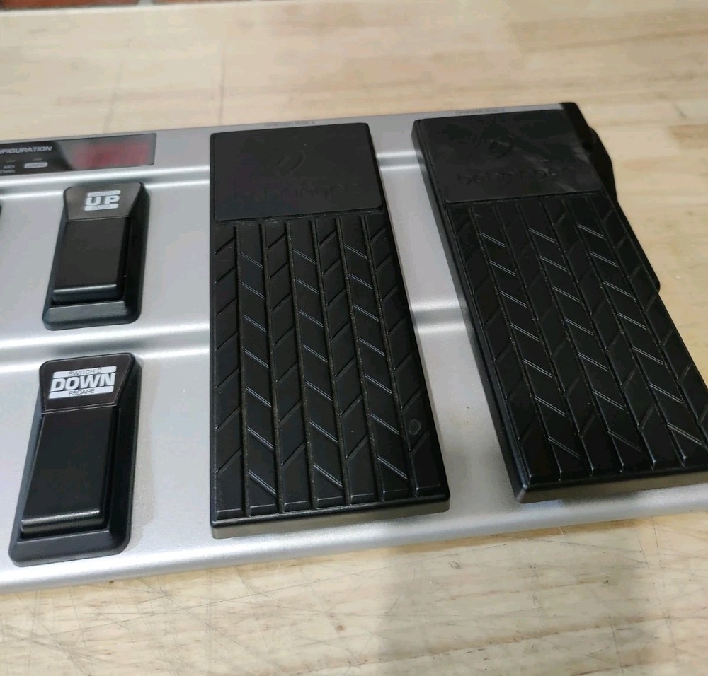 Behringer FCB1010 MIDI Foot Controller