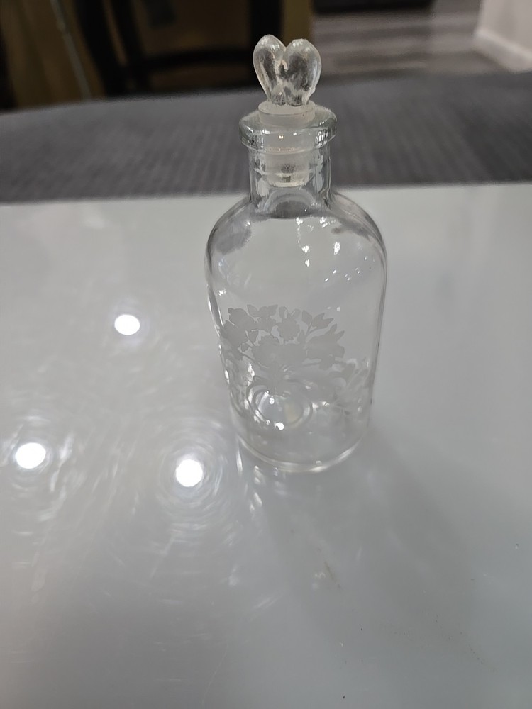 Mini 4.5 Inch Bottle With Stopper.
