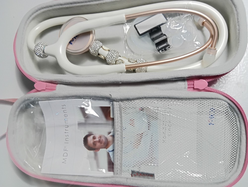 MDF Premium STETHOSCOPE WITH CASE AND EXTRAS Great Condition