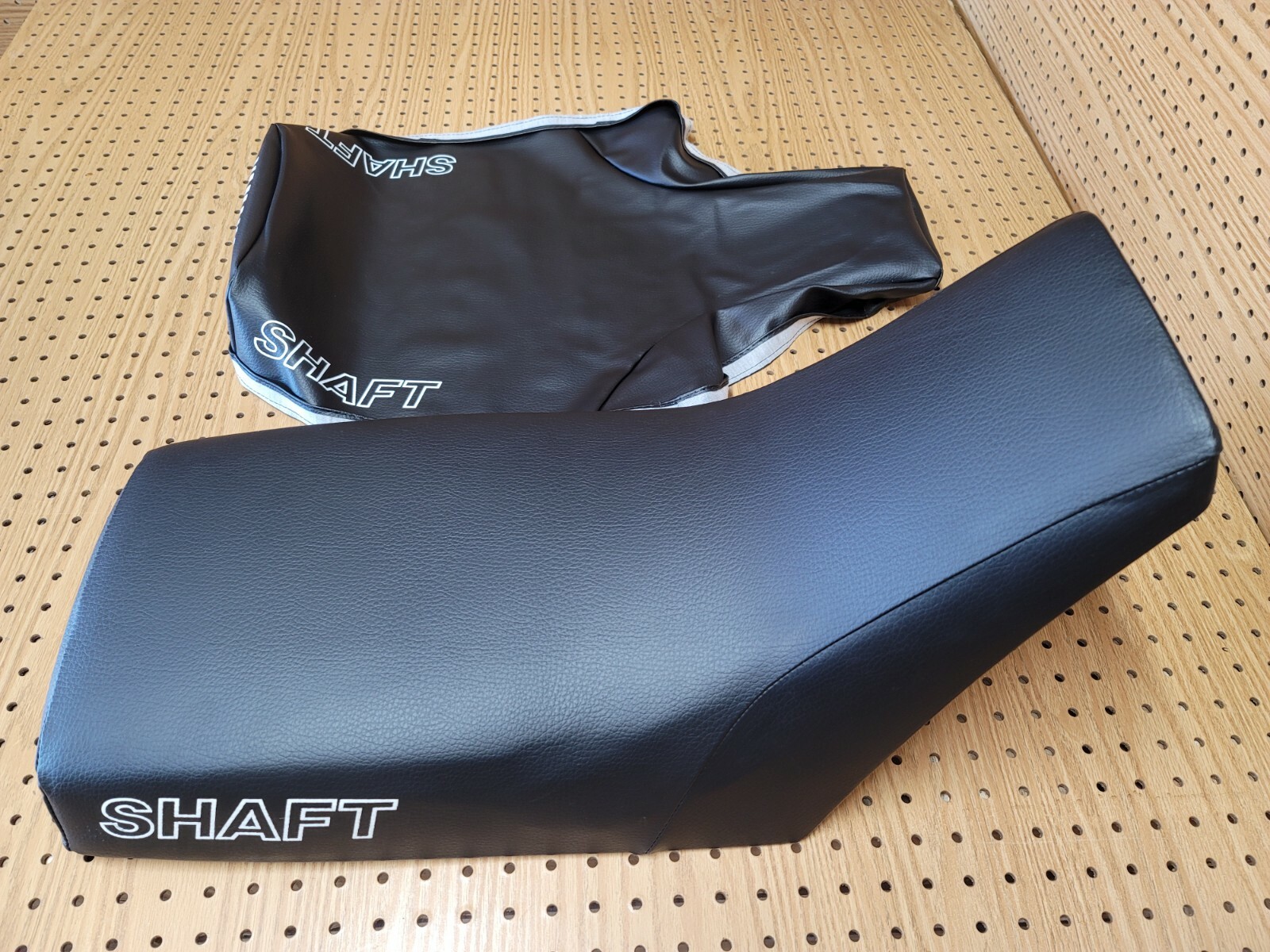 YAMAHA YTM225 YTM225DX SEAT COVER 1983 TO 1985 K.L.N MODEL (BLACK) (Y*-83)
