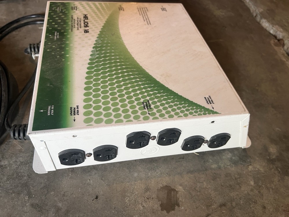 Titan Controls Helios 18, 12-Light 240 Volt Controller
