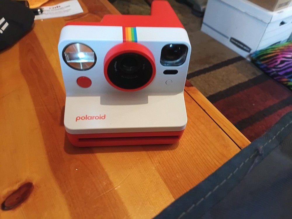 Polaroid Now Instant Camera Red & White Autofocus i-Type Tested Working