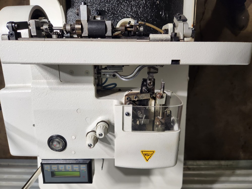 AMF REECE S-4000 Chainstitch Tacker Machine - U241874