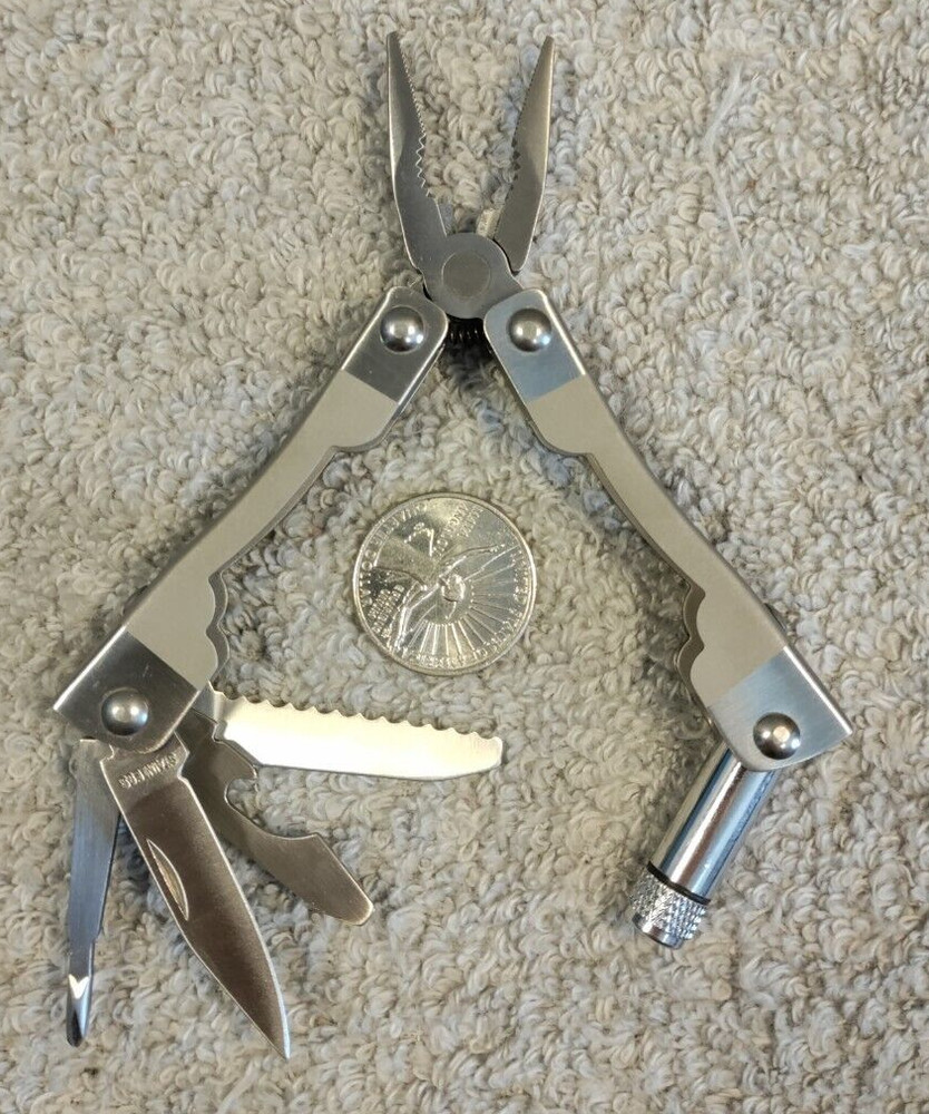 KR Multi-Tool. Belted Case And Key Ring. Light not tested. Pre-owned very nice