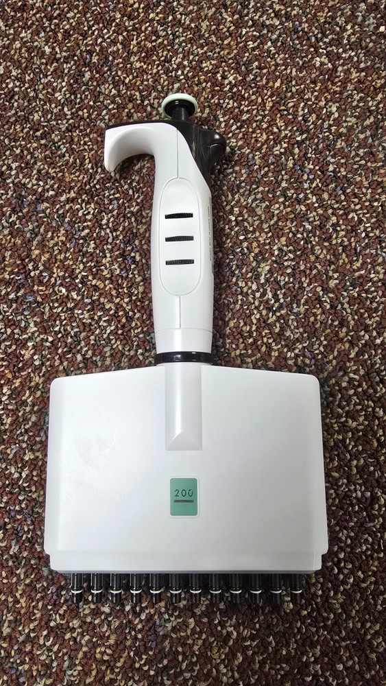 Integra Evolve Pipette, Multi-Channel, 200ul. Used, great condition