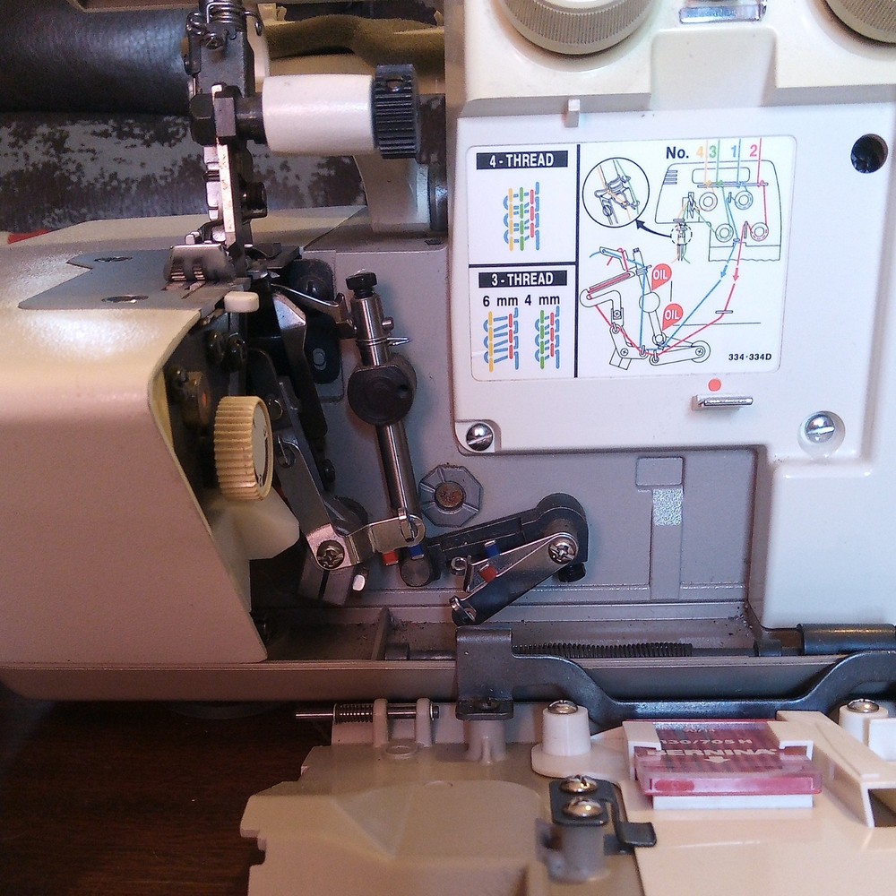 Bernina Bernette 334D Serger Overlock Electronic Sewing Machine *TESTED & WORKS*