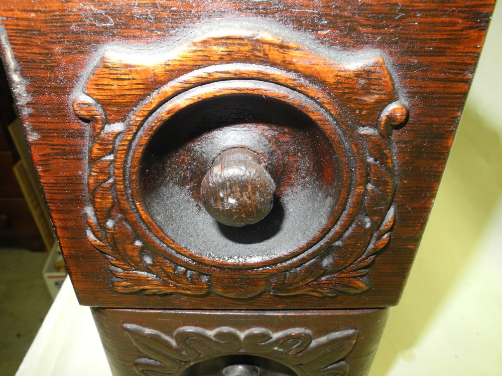 VINTAGE SINGER TREADLE SEWING MACHINE SMALL 2 PIECE SET OAK DRAWER KNOBS, NICE