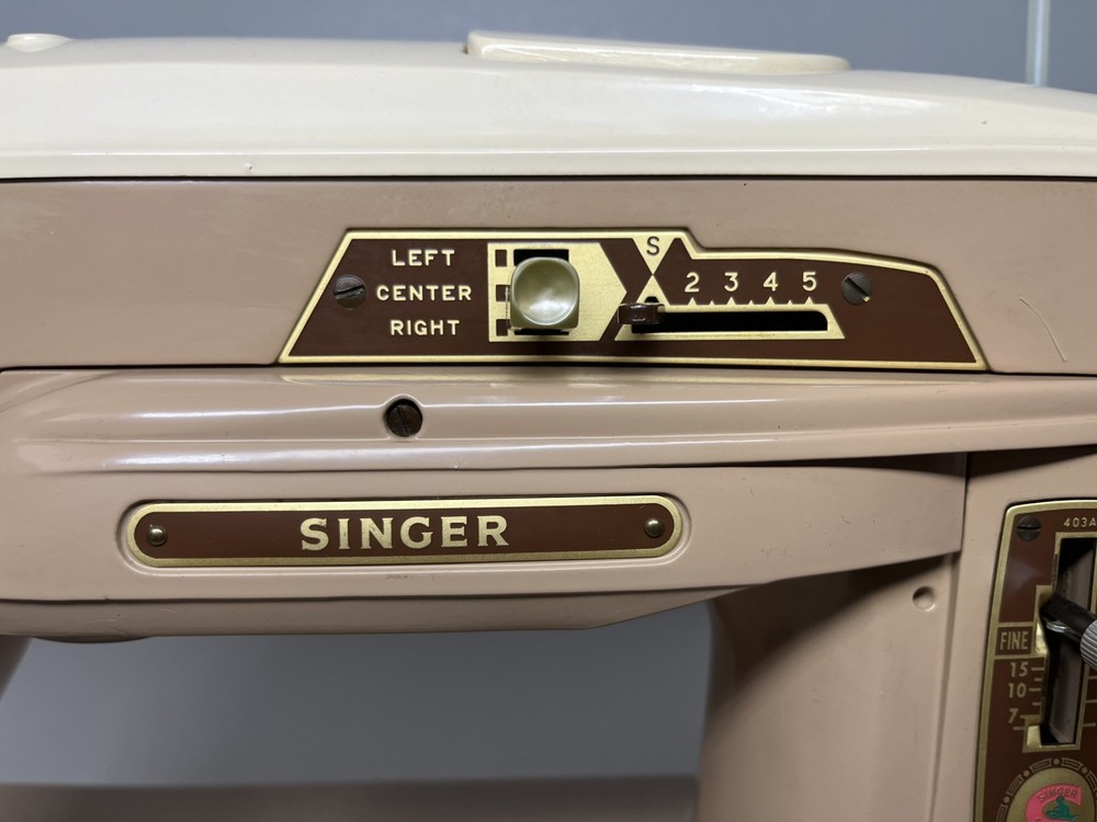 SINGER 403 A Sewing Machine