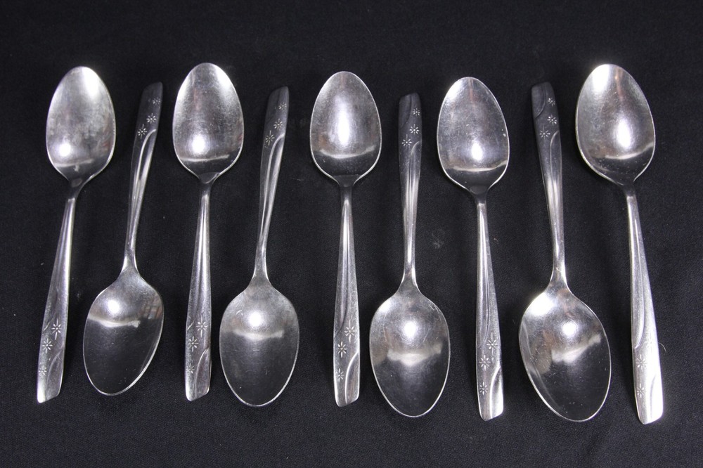 Starlet Pattern Flatware Thor Oneida 2 Serving & 7 Place Spoons Stainless