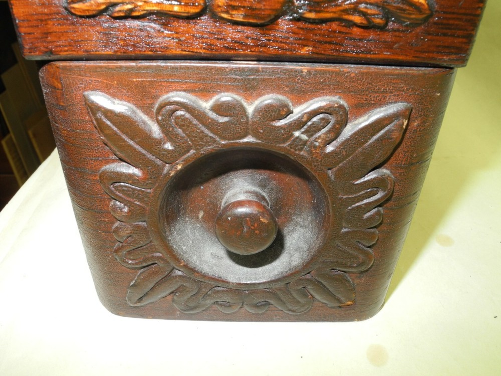 VINTAGE SINGER TREADLE SEWING MACHINE SMALL 2 PIECE SET OAK DRAWER KNOBS, NICE